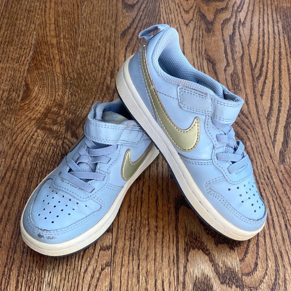 Nike kids’ Court Borough 2 low sneakers, size 10.5. Great condition